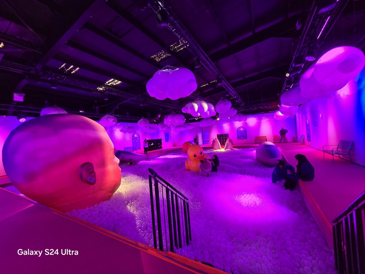 Bubble Planet & Refreshments Bar