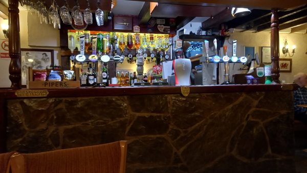 Budgies Bar & Restaurant at the Penrhiwllan Inn