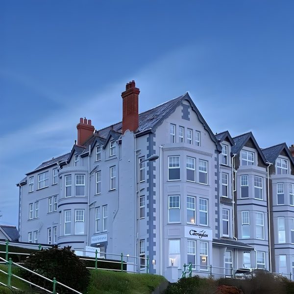 Caerwylan Hotel & Tonnau Restaurant