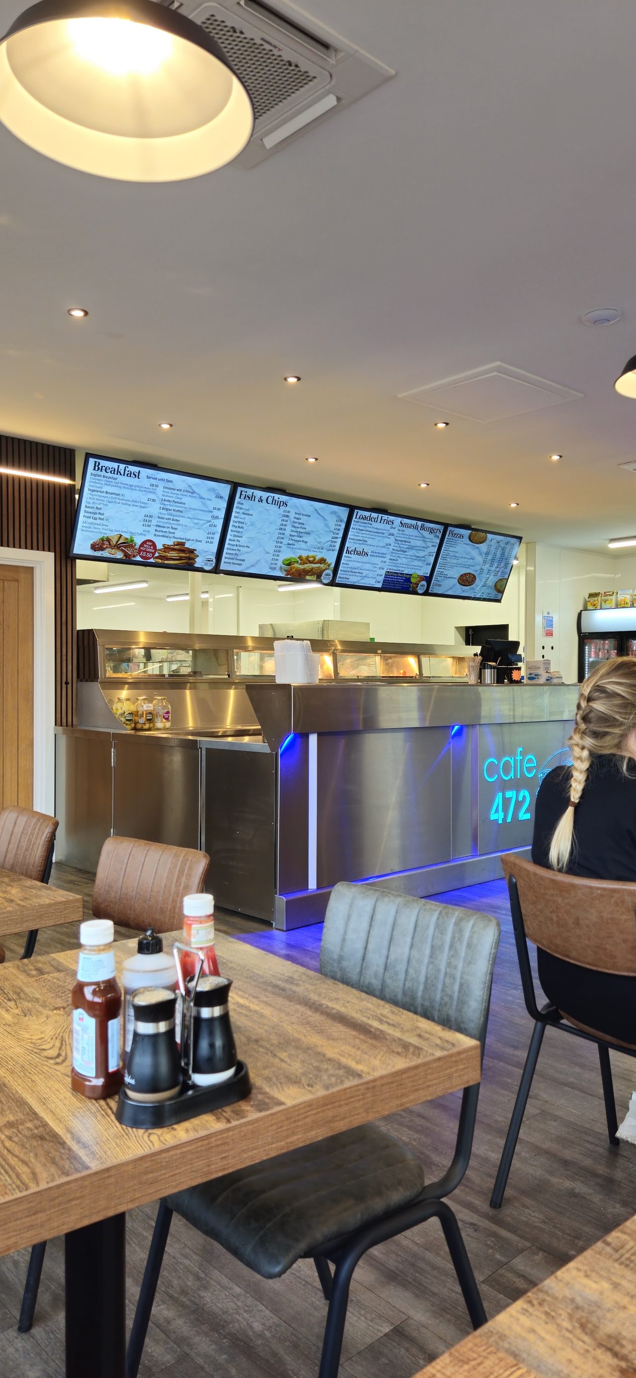 Cafe 472