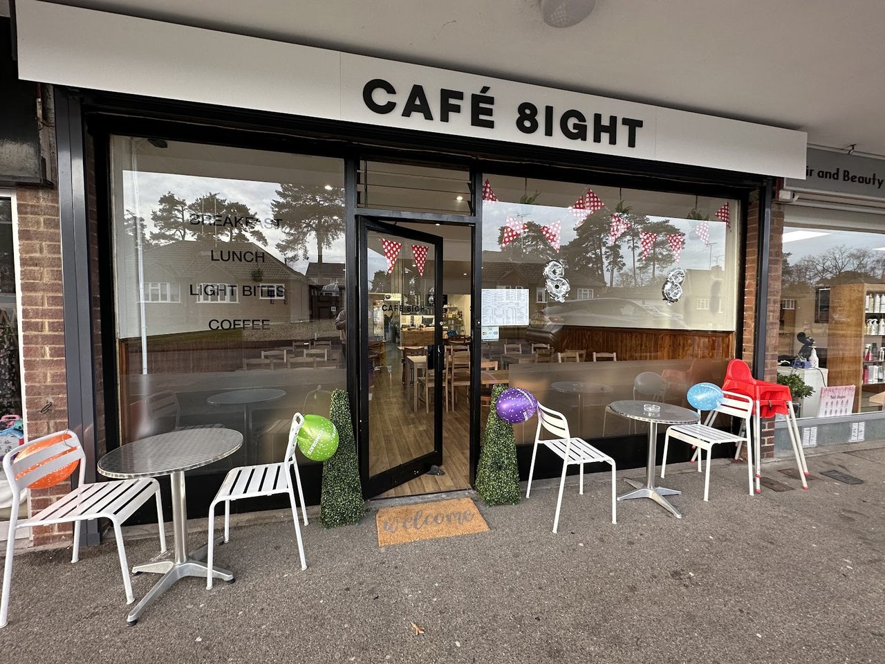 Cafe 8ight