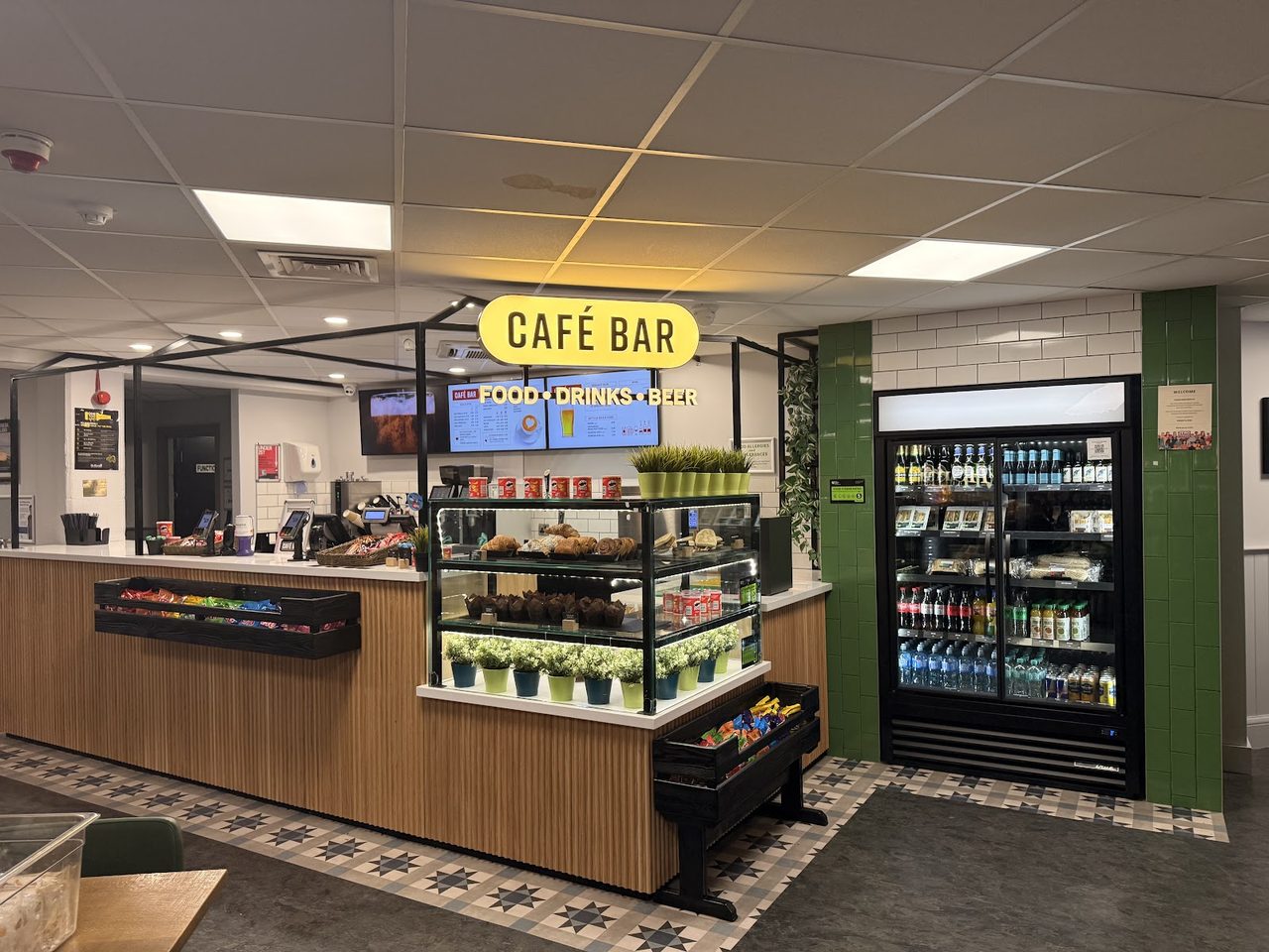 Cafe Bar check in Landside