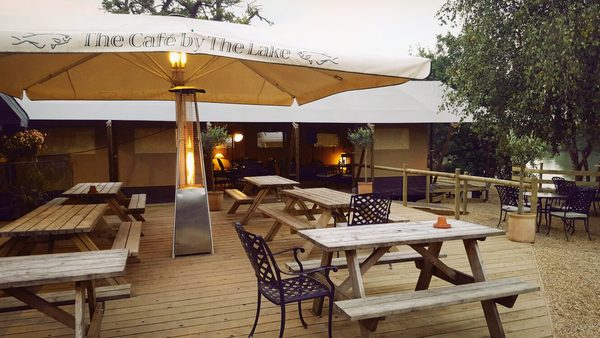Cafe By The Lake