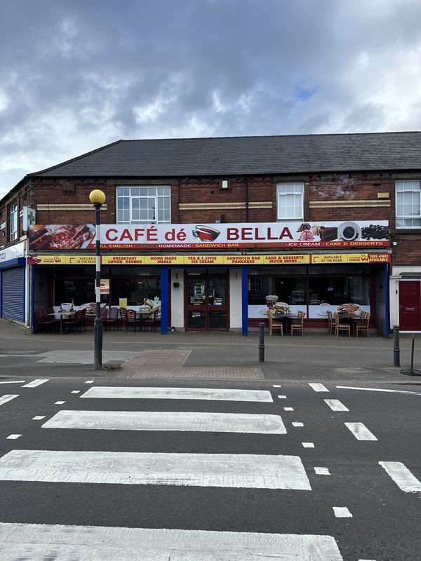 Cafe De Bella