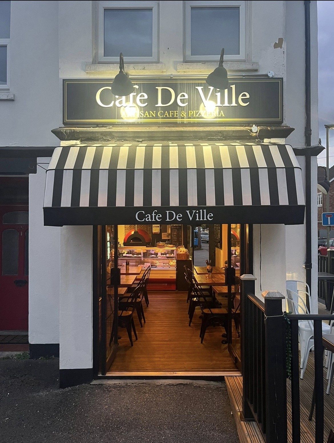 Cafe De Ville