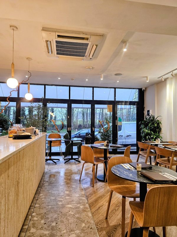 Cafe Lounge