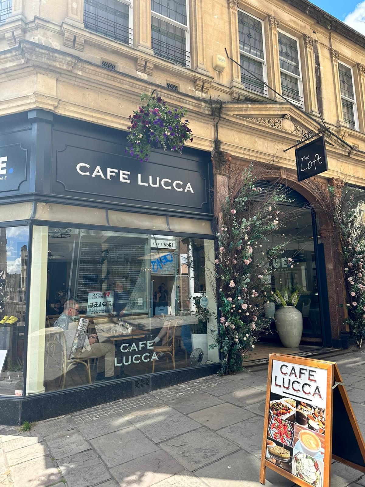 Cafe Lucca