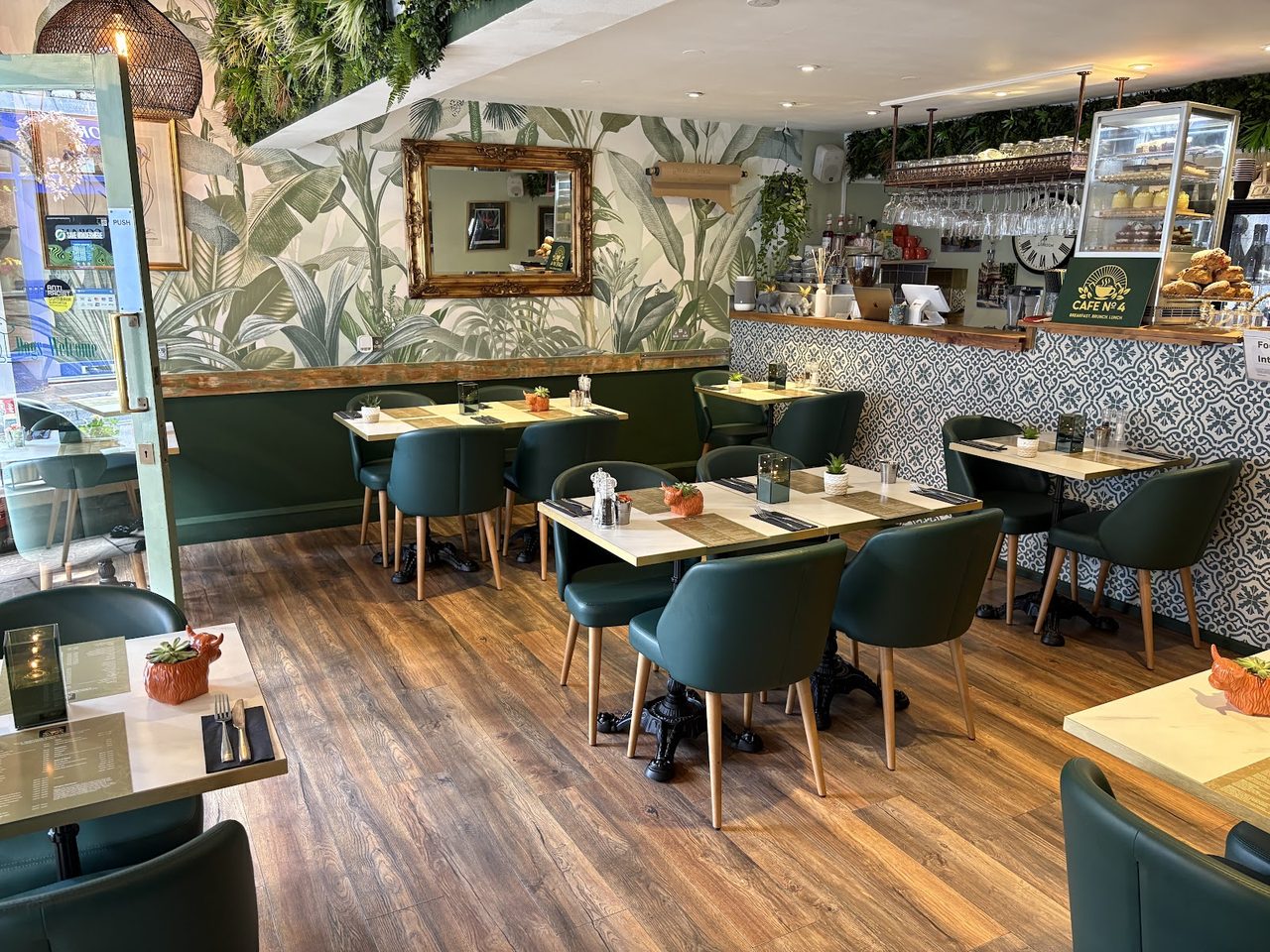Cafe No 4
