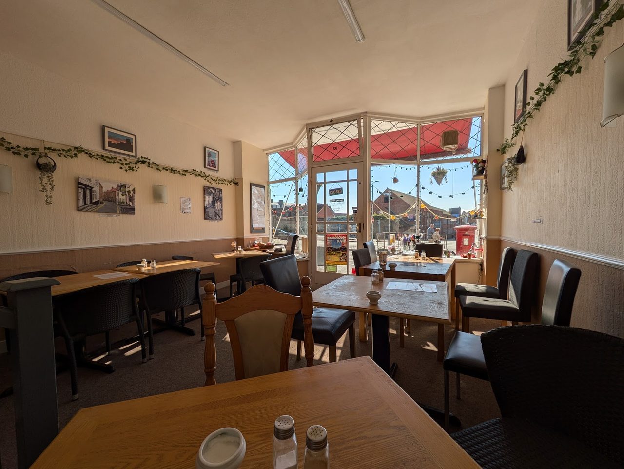 Cafe No.82