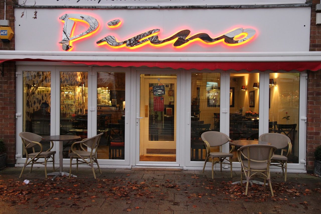 Cafe Piano