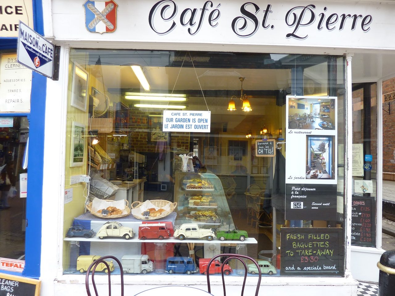 Cafe St.Pierre
