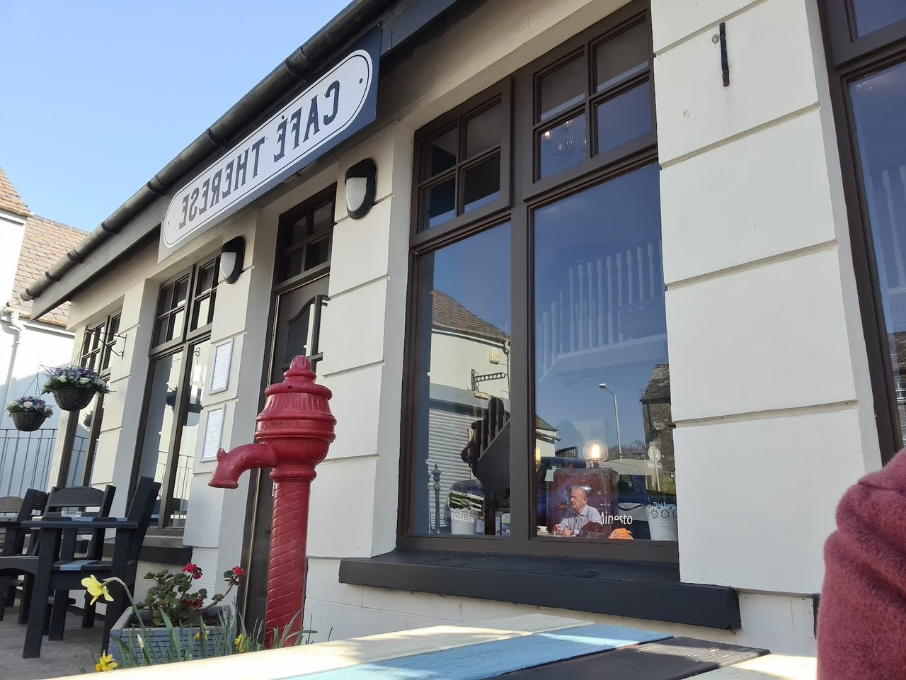 Cafe Therese