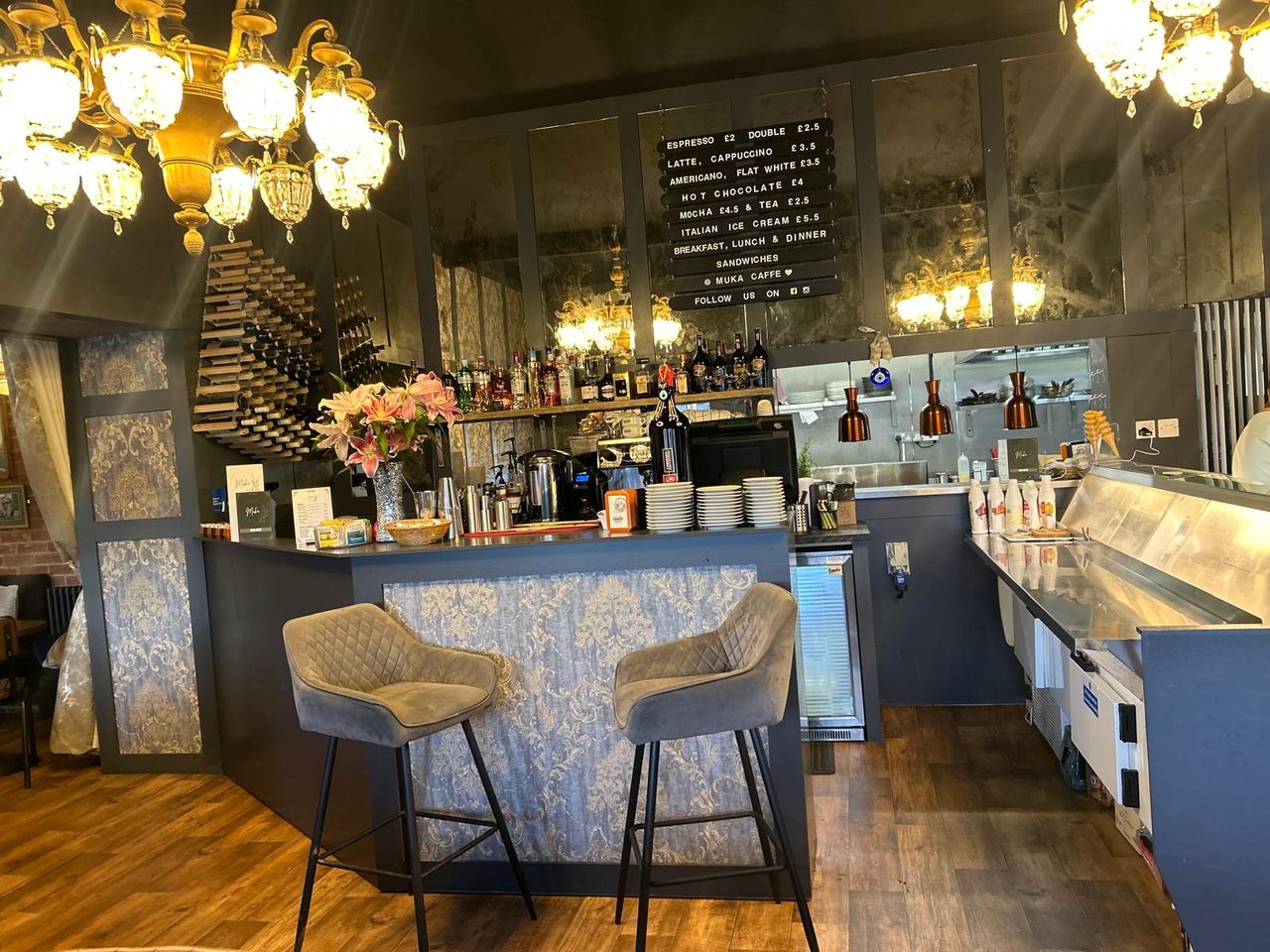Caffe Muka Pizzeria & Bar