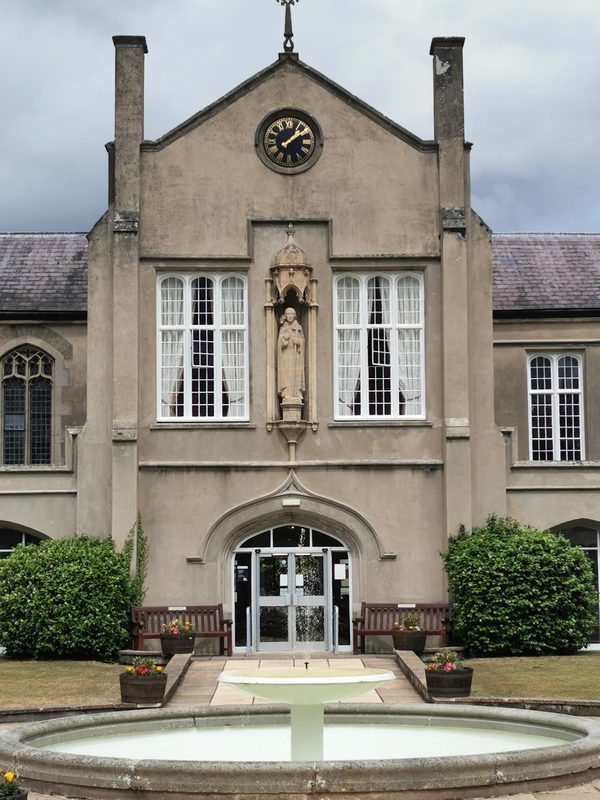 Canolfan Gristnogol Llanbed Yr Hedyn Mwstard/Lampeter Christian Centre The Mustard Seed