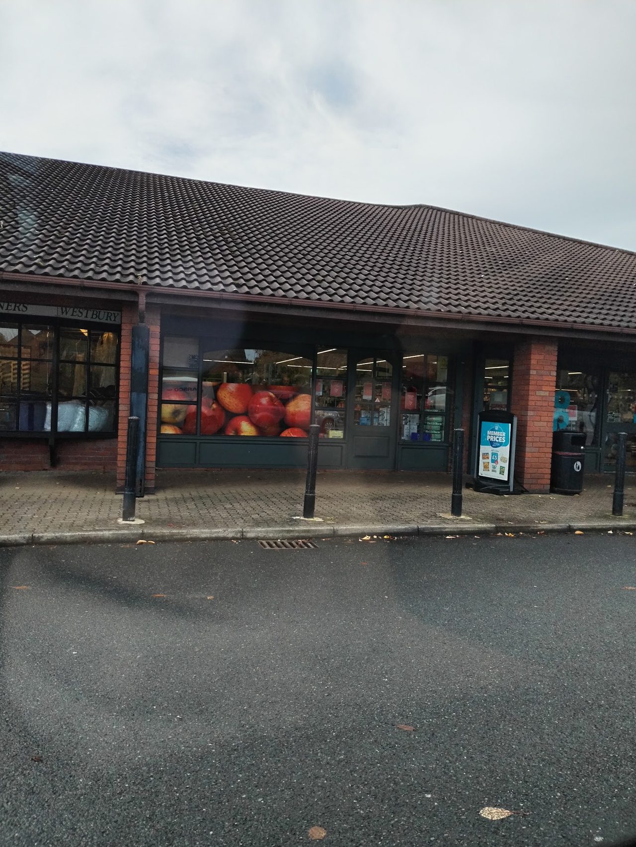 CAROLE'S CORNER