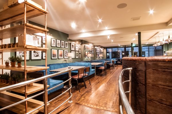 Castle Bow Bar & Grill / Brazz