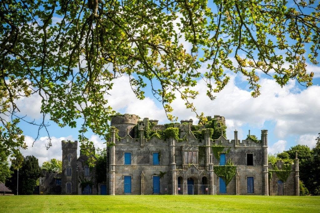 Castle Irvine, Necarne