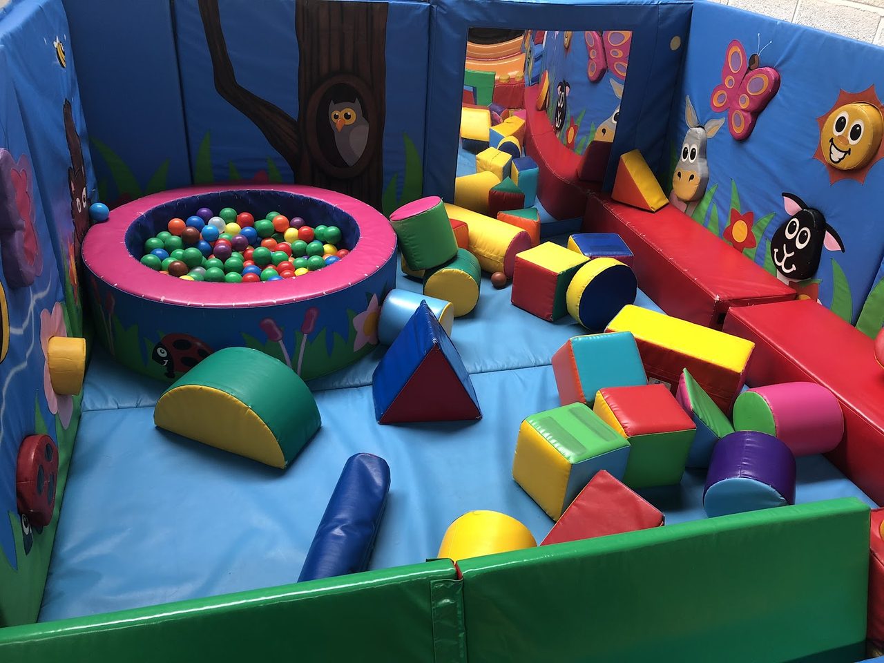 Cheeky Play Cafe At Cheeky Monkeys Play Centre