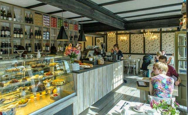 Clarence Brasserie And Tea Room