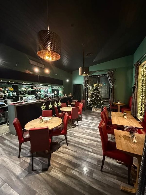 Clubhouse Bar & Grill