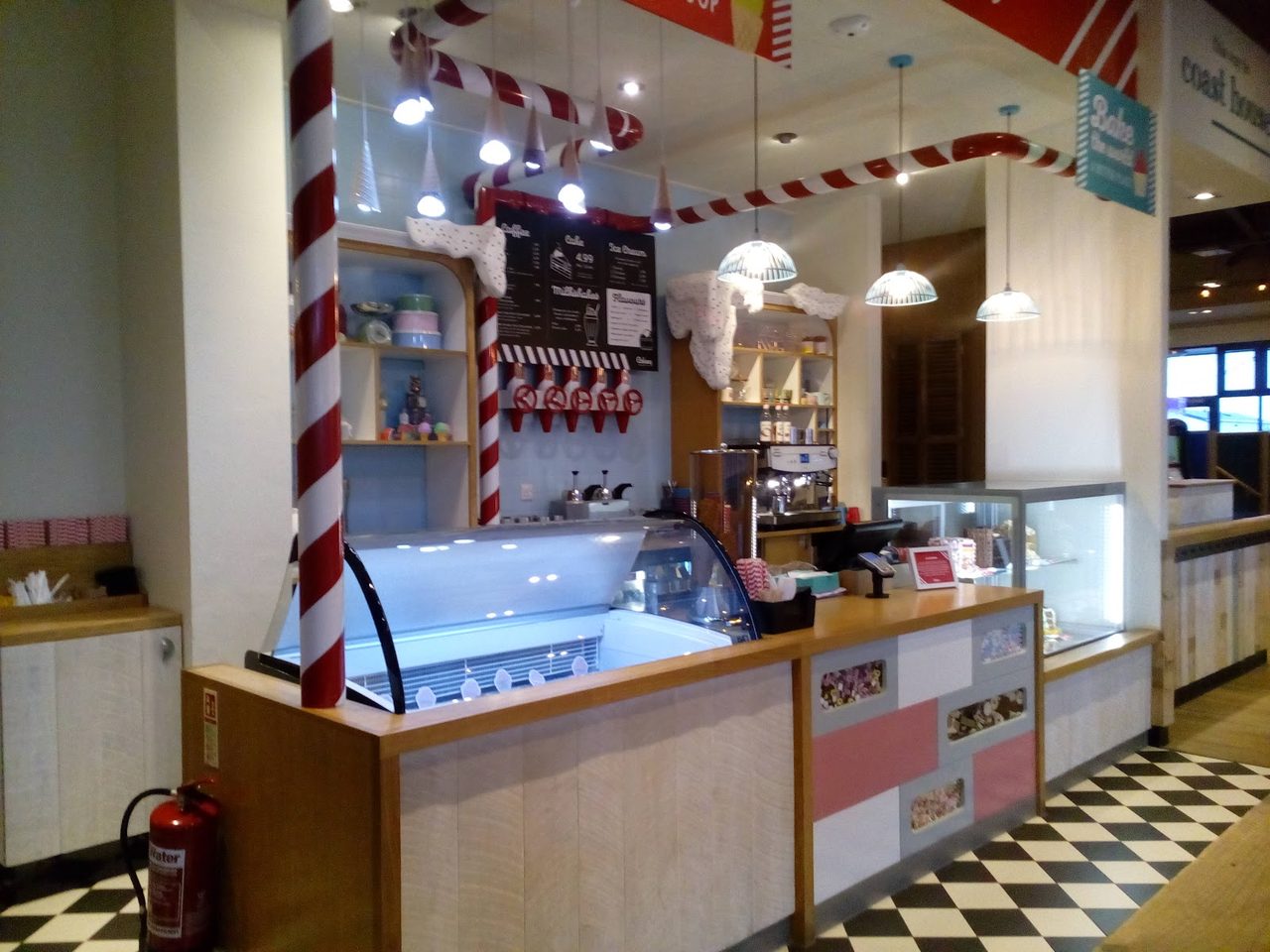 Coast House & Cakery