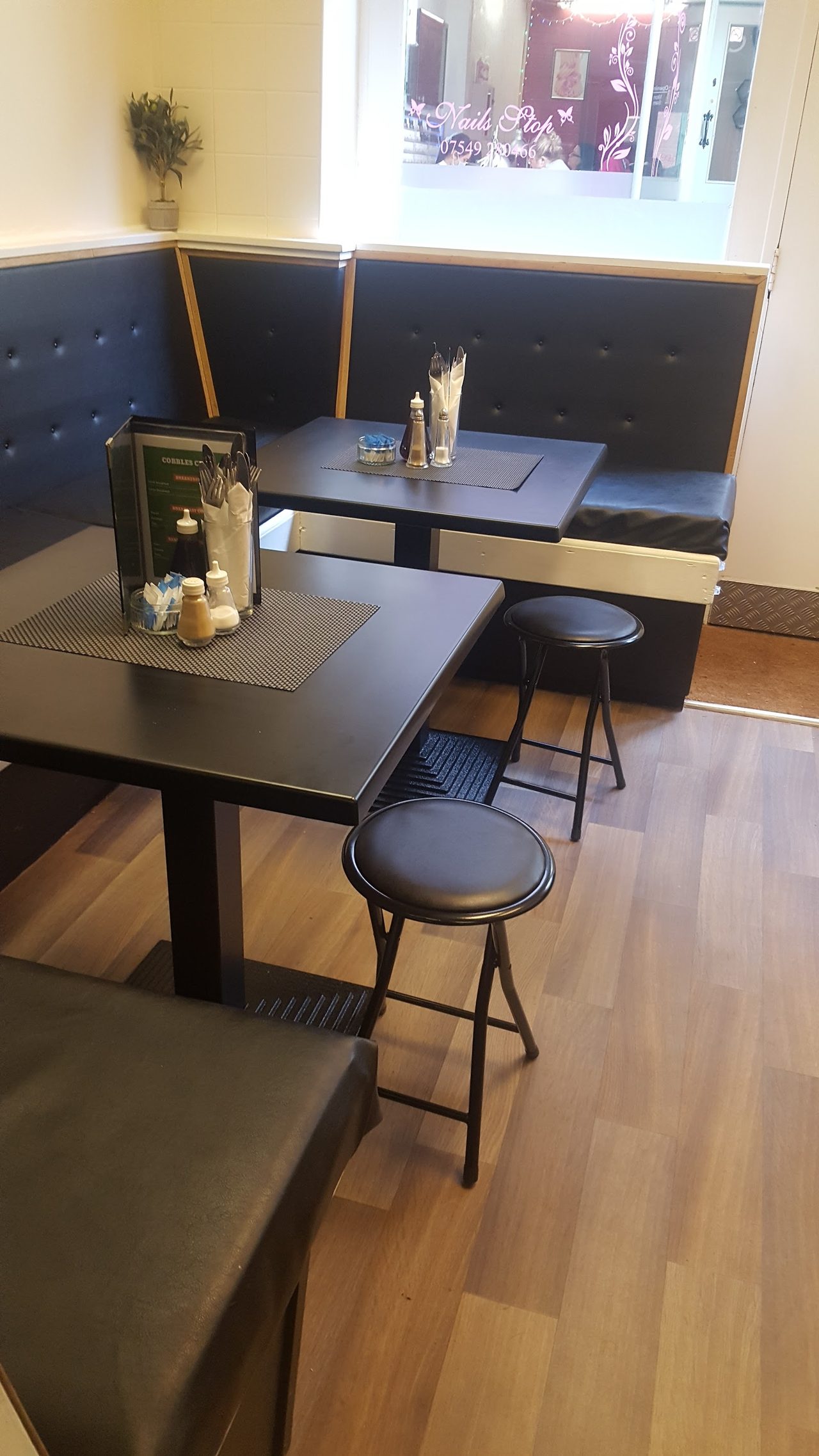Cobbles Cafe