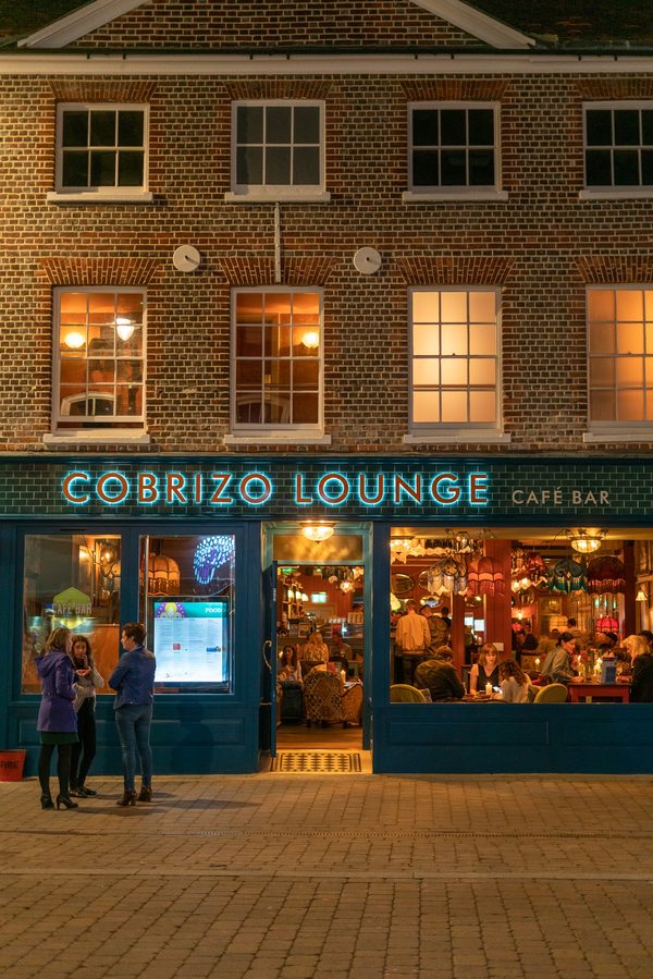 Cobrizo Lounge