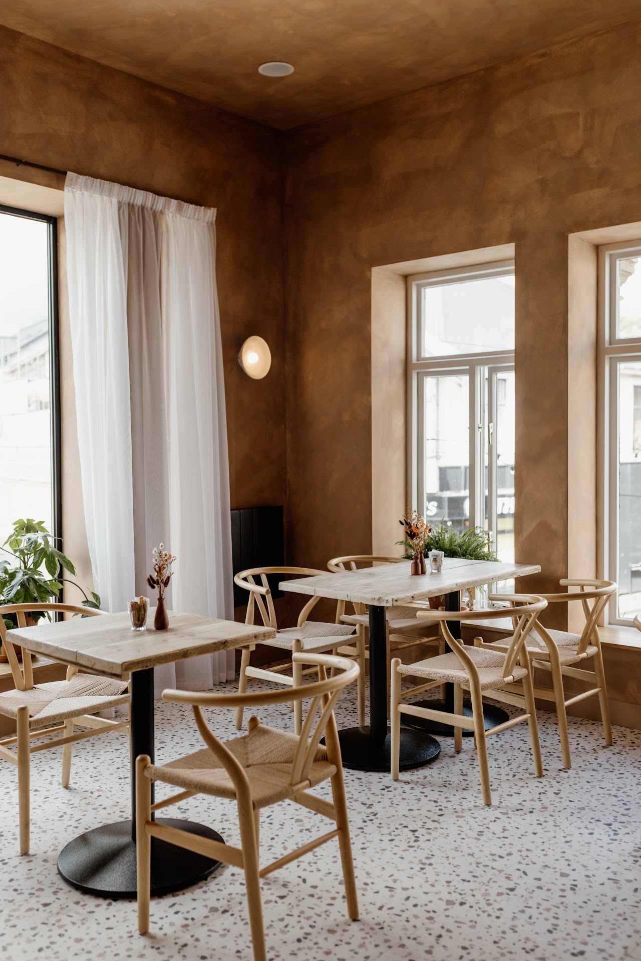 Coco’s Coffee & Candles