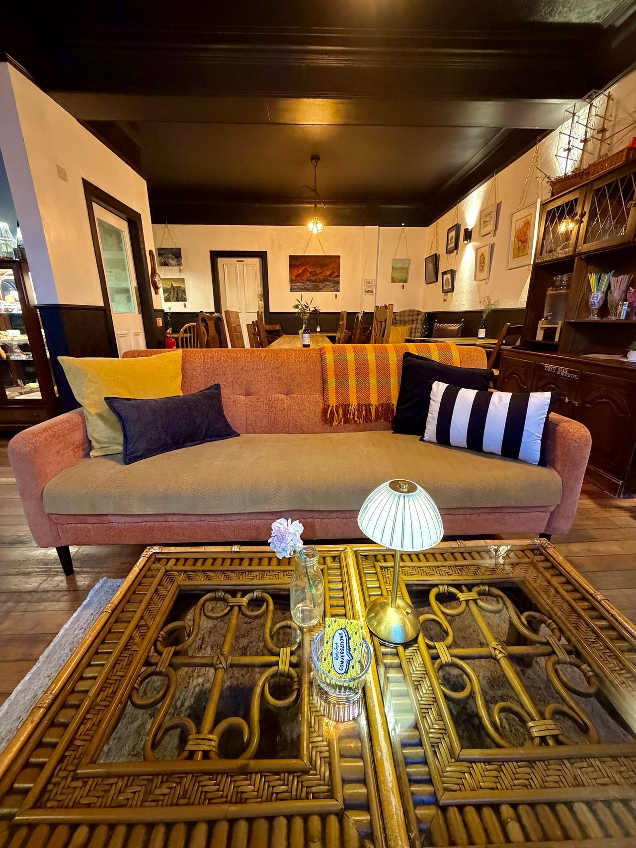 Couch Of Amber