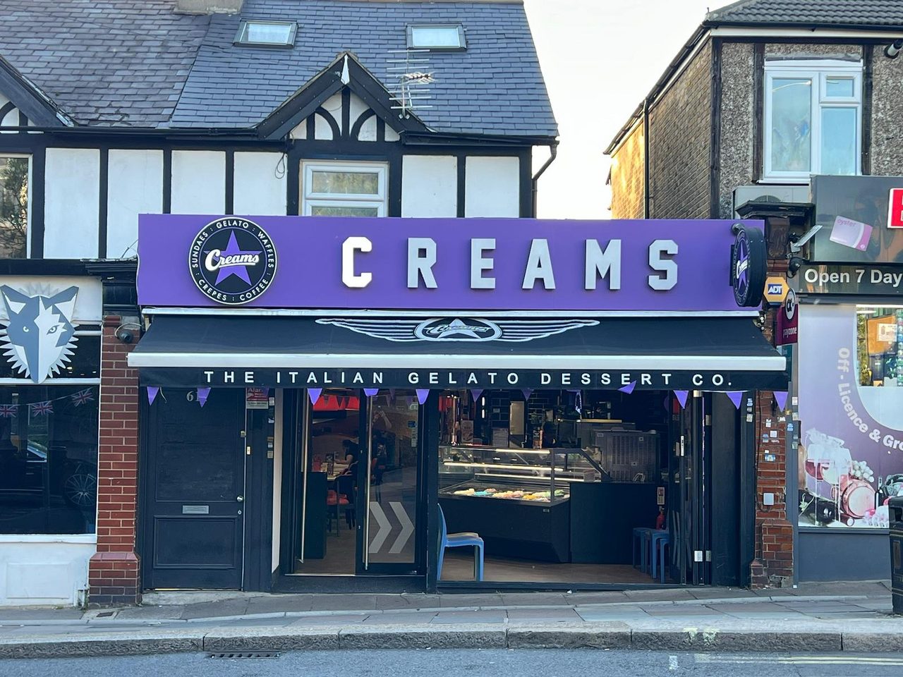 Creams Cafe