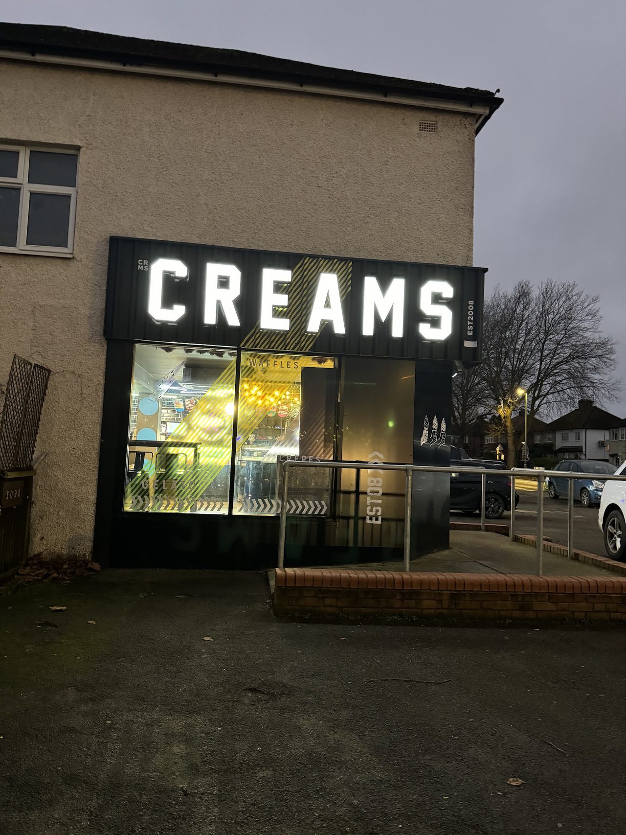 Creams Cafe