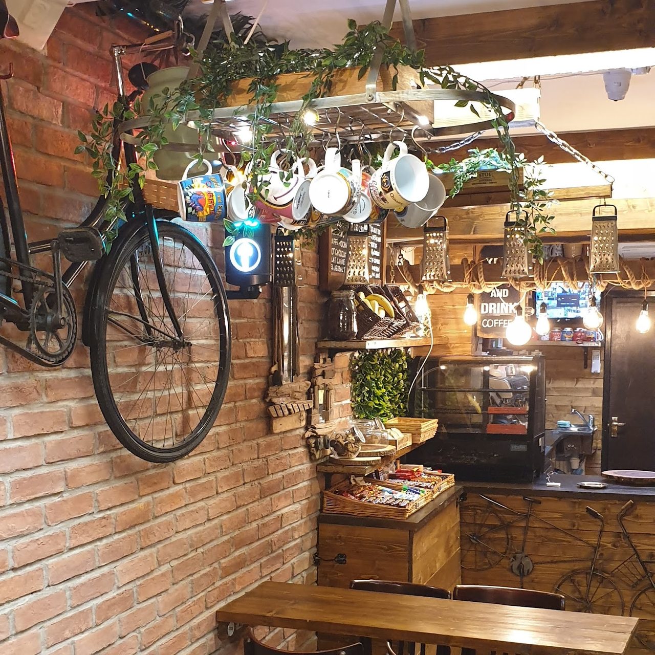 Credit Munch Cafe