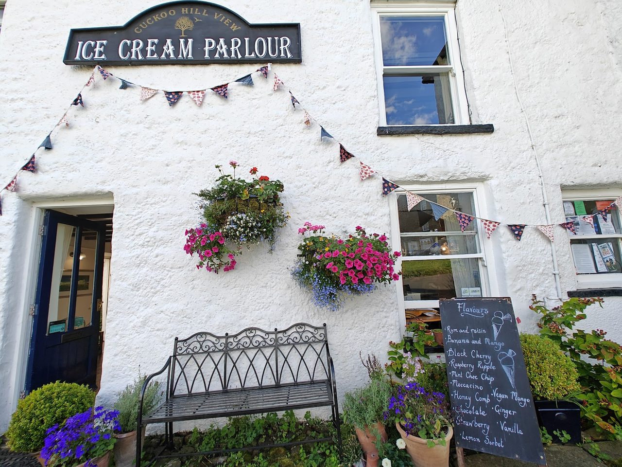Cuckoo Hill View Ice Cream Parlour