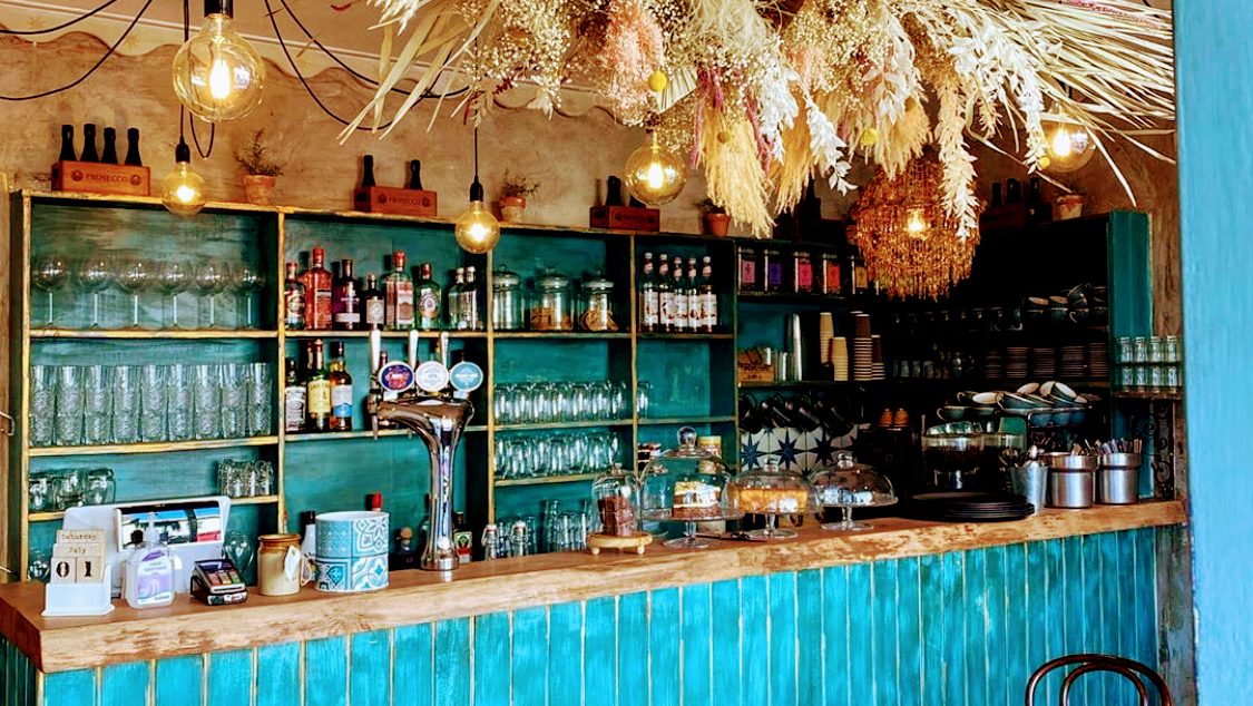 Curious Cafe And Bistro