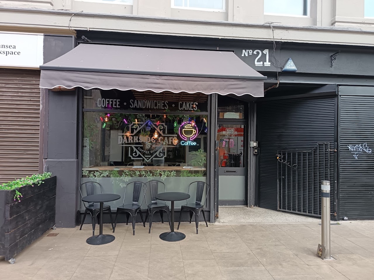 Darkside Cafe, Bar & Drinks