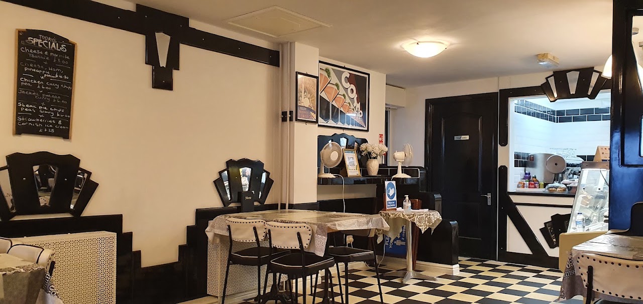 Decodence Cafe