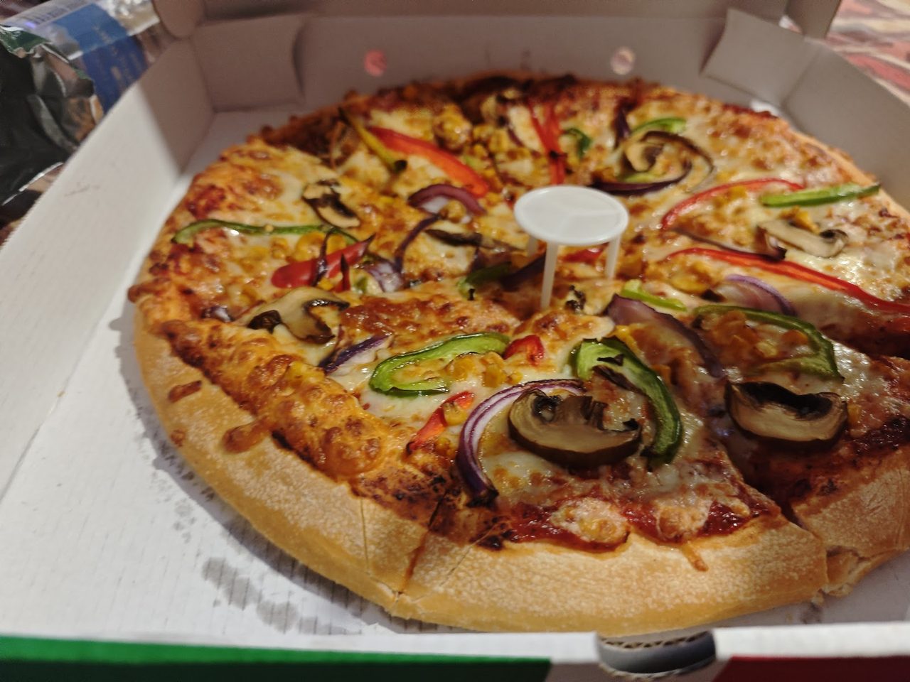 Dixi Chicken and Pizza / Cream Curls
