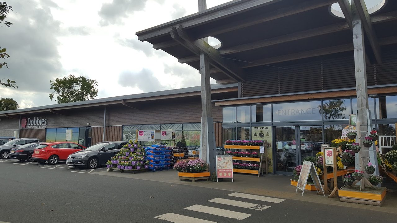 DOBBIES GARDEN WORLD