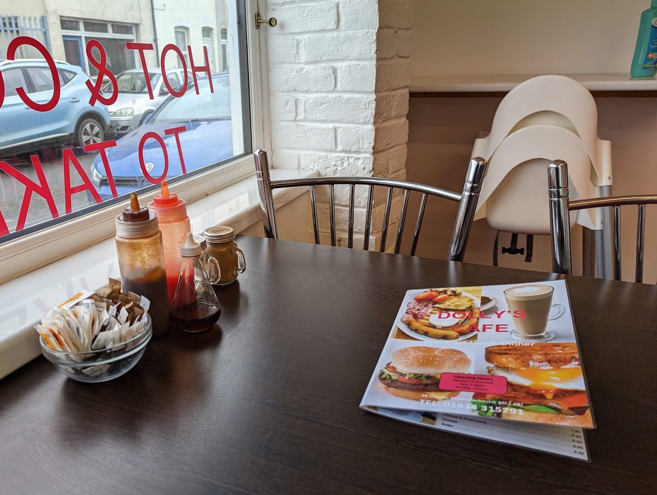Dolly's Cafe