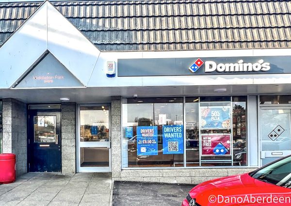 DOMINO'S PIZZA