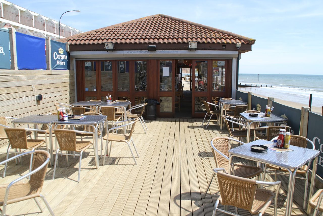 Driftwood Beach Bar N Grill