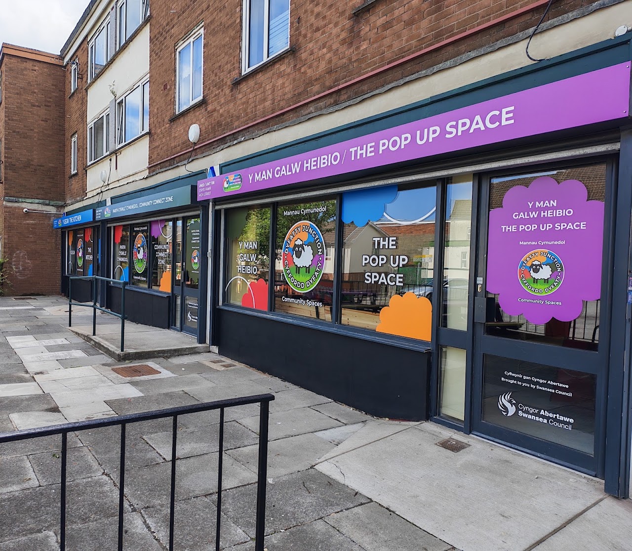Dyfatty Junction Community Spaces (Kitchen)