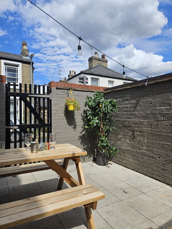 Eatalians Clarendon Arms