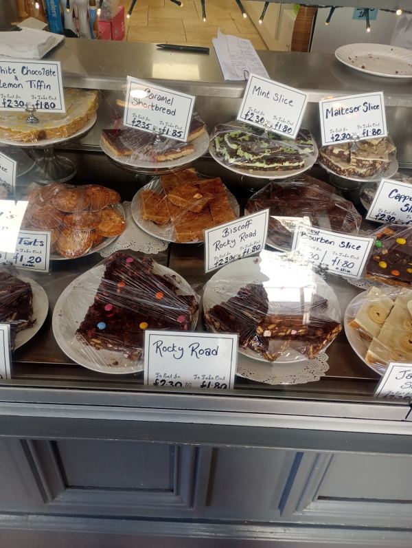 Edwina's Cakes