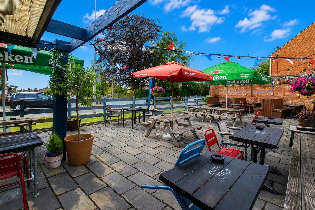 Eight Belles (Alberta Rose Taphouse)