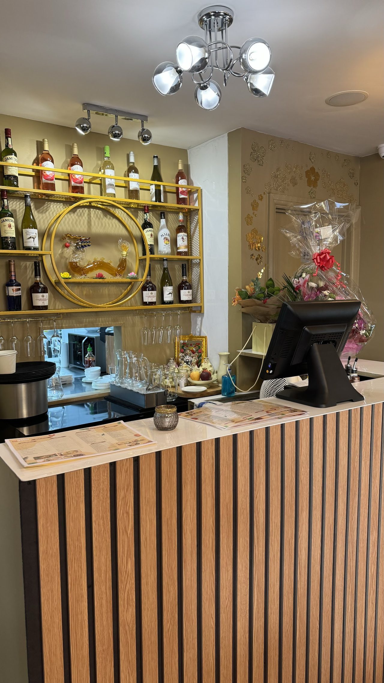 Em Pho Ltd