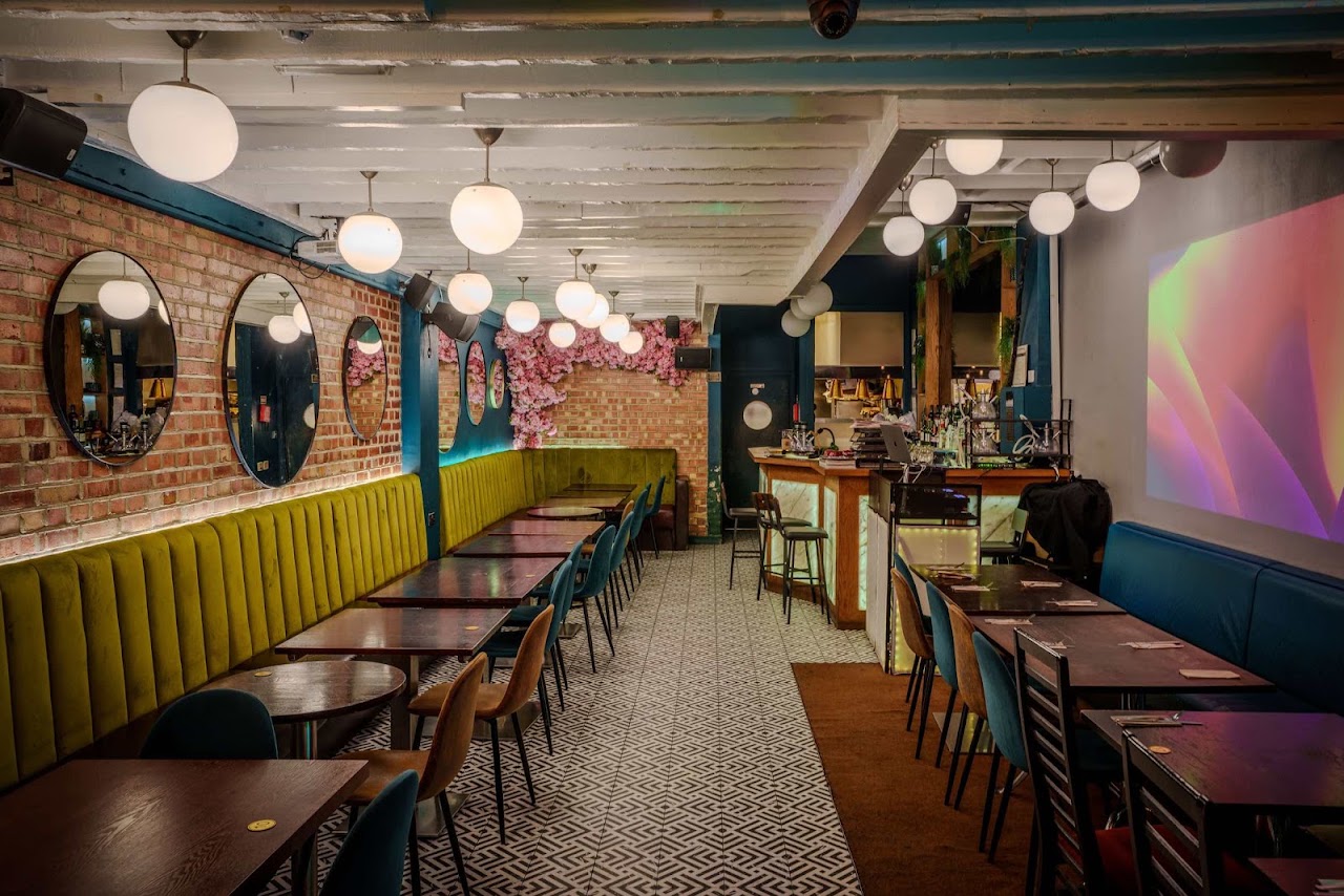 Esquire Bar and Grill