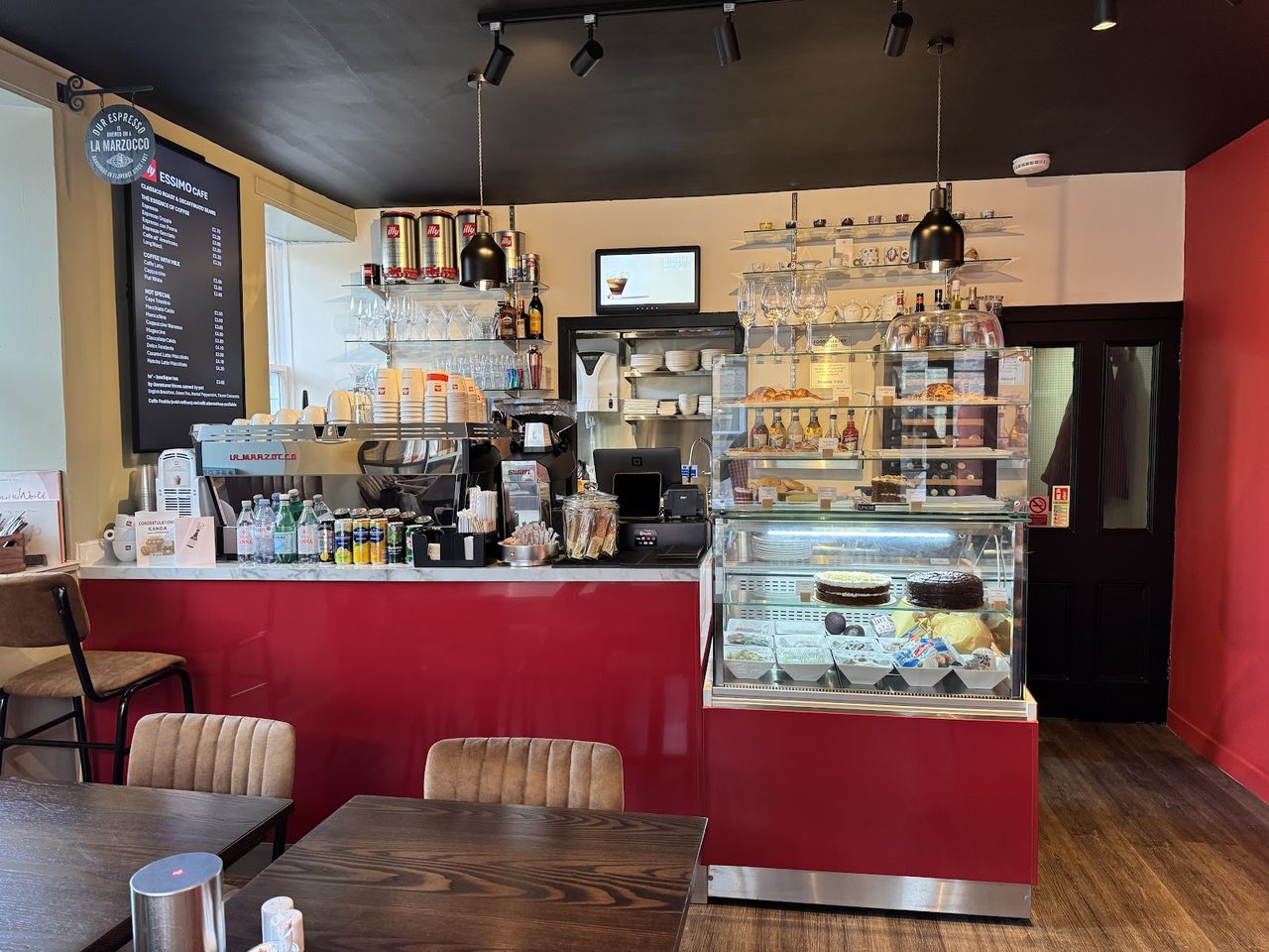 Essimo Cafe