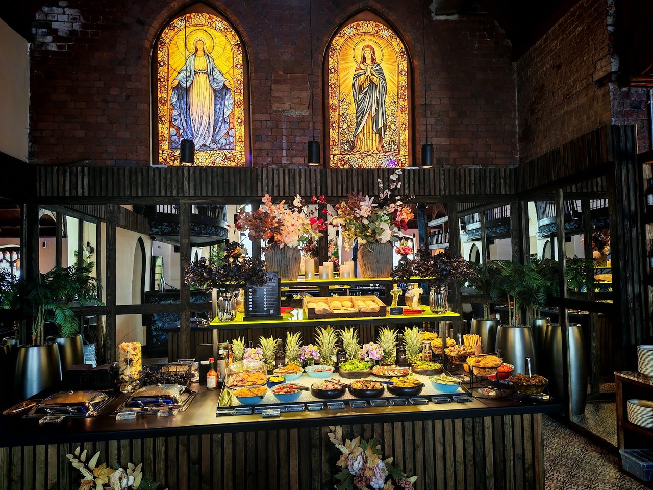 Estabulo Bar and Grill / Takeaway Hub