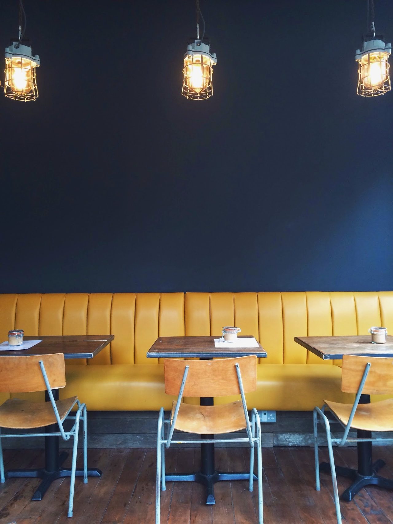 Federal Cafe & Bar